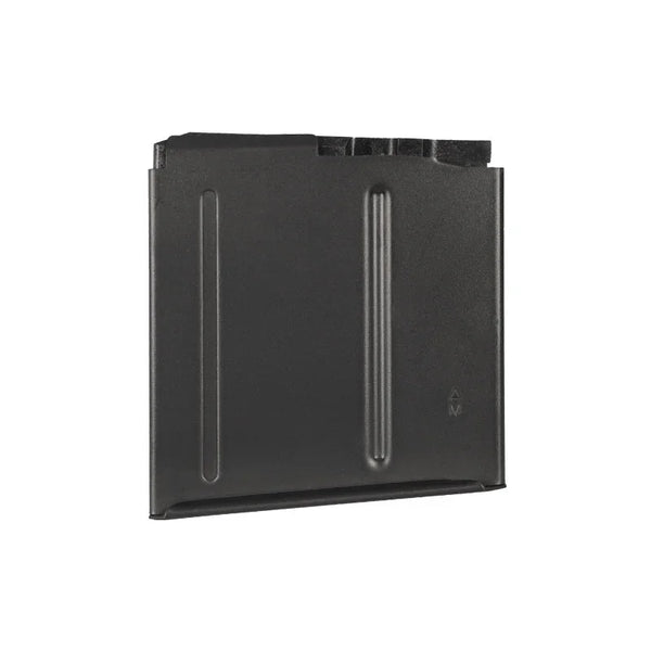 Schwarzes Metallmagazin, rechteckige Form, klare Kanten, Produktabbildung auf weißem Hintergrund.