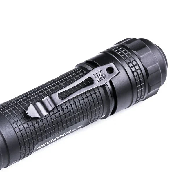 NEXTORCH TA30 taktische LED-Taschenlampe mit Gürtelclip, schwarzes robustes Gehäuse