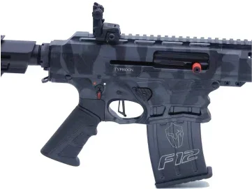 Typhoon F12 Classic Grey Selbstladeflinte, modernes Tarnmuster, ergonomischer Griff, Magazin